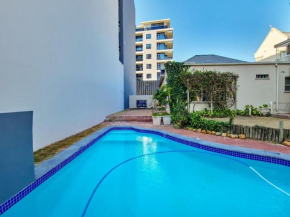 Bright Modern 2Bed1 Central Apartment with Pool